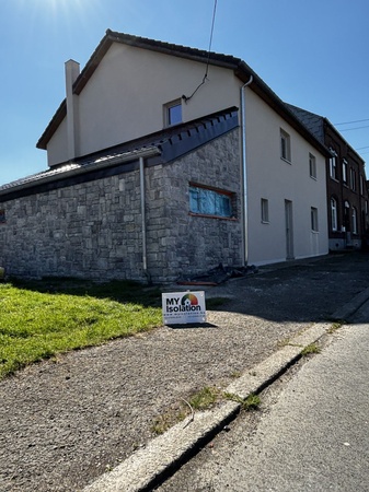 Façade isolée par l'extérieur et enduite